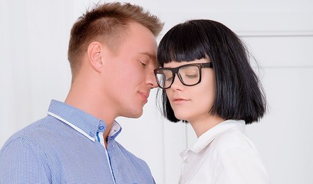 A guy from St. Petersburg gave a girl a lift home and fucked her at her invitation