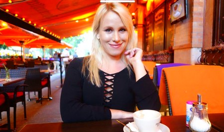 American dude fucks Russian babe in the ass in Budapest