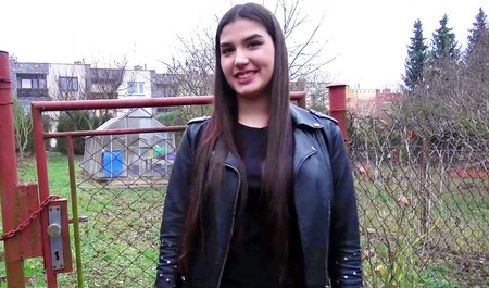 A friend didn't show up for a date, so a beautiful brunette sucks a pickup artist's dick