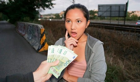 Fucked a Thai girl for money and posted the video on the site