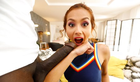 Veronica Leal cums from the sight of a giant black cock