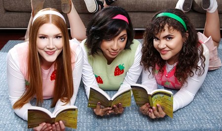 College Girls Have Fun With Group Lesbian Porn Before Exam