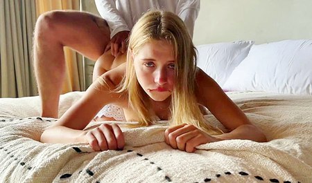 I brought a girl home for sex, but she stole my phone and money