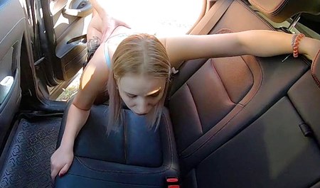 He stopped in his car on the road and started to fuck his girlfriend in the car