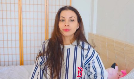 The lazy husband turns out to be a millionaire and Loli Lips gives him great sex