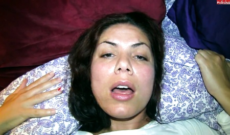 Guy masturbates drunk girlfriend's vagina with his hand