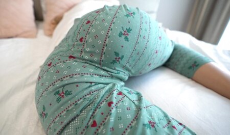 Dreams of sex with stepbrother and gets his dick at her disposal