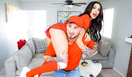 И пусть подруга заболела, но без секса она точно не останется!