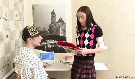 Guy fucks his girlfriend like the last whore