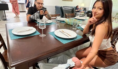 Подсняла парня с папашкиной стороны и поимела секс с ним...